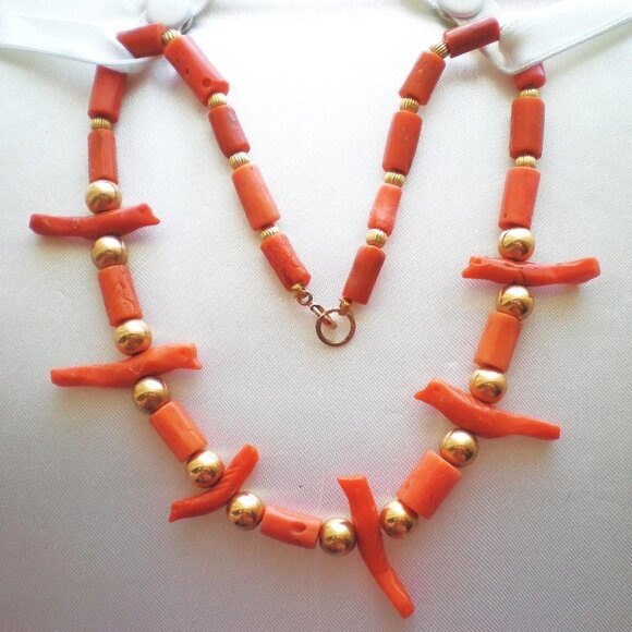 Antique 14K Gold Natural Salmon Red Coral Carved Bird Fetish Beaded Necklace